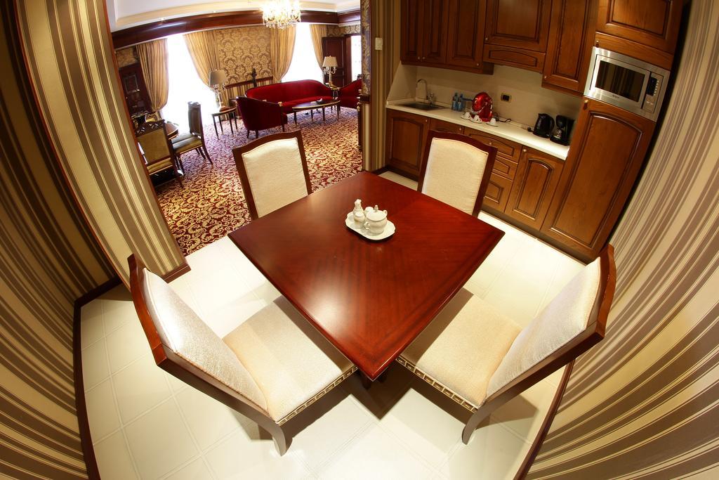צ'אקאדזור Golden Palace Hotel Resort & Spa Gl מראה חיצוני תמונה