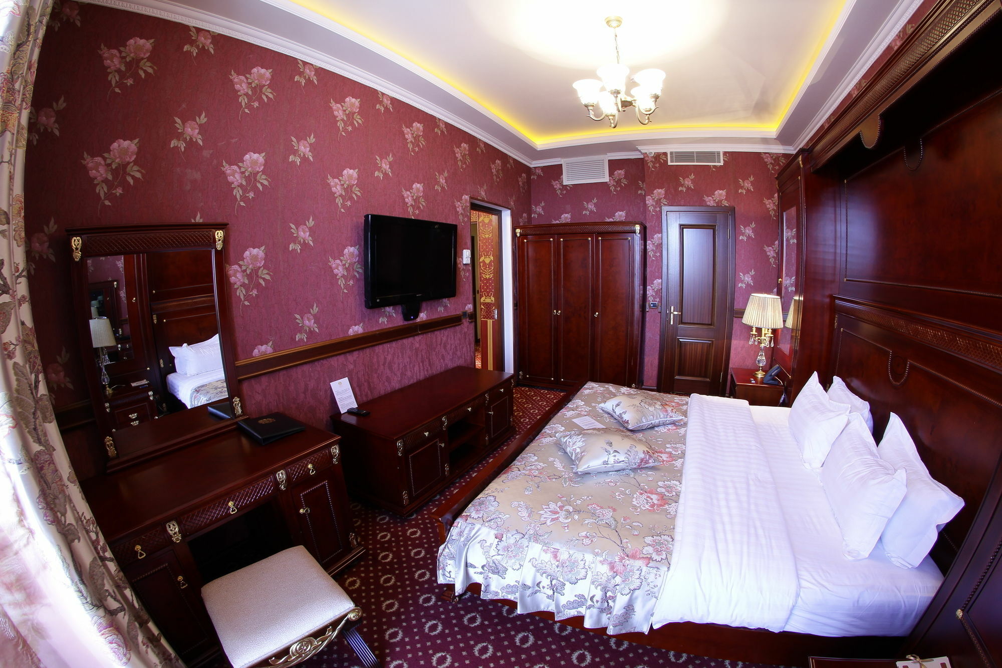 צ'אקאדזור Golden Palace Hotel Resort & Spa Gl מראה חיצוני תמונה