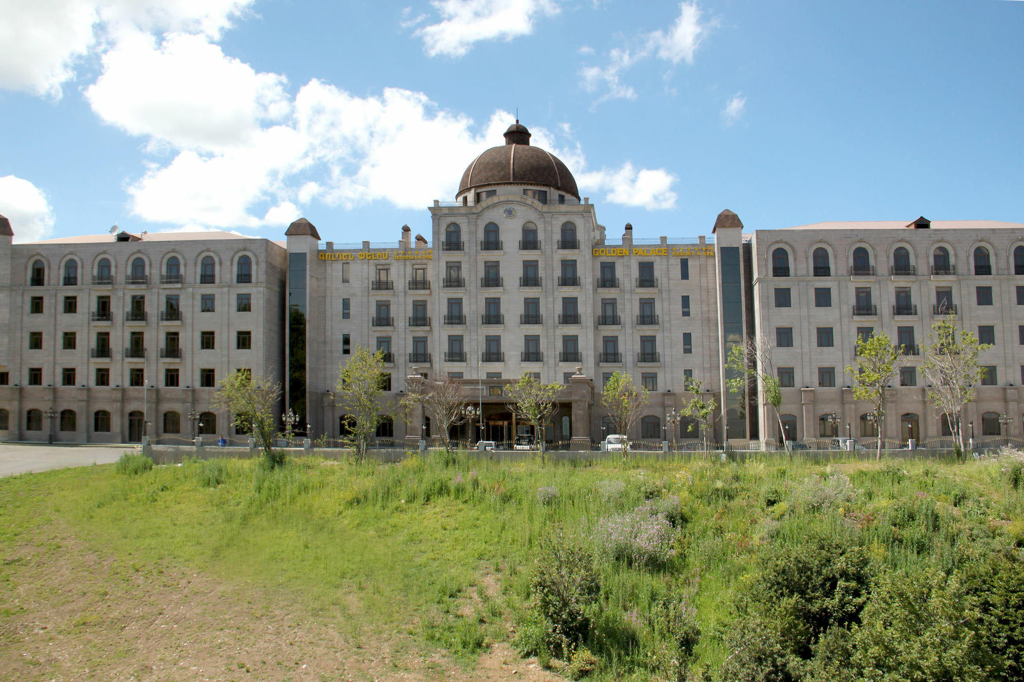 צ'אקאדזור Golden Palace Hotel Resort & Spa Gl מראה חיצוני תמונה